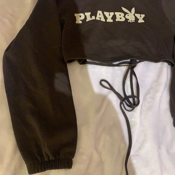 dark brown playboy cropped sweater 🤎🤎 - Picture 3 of 4